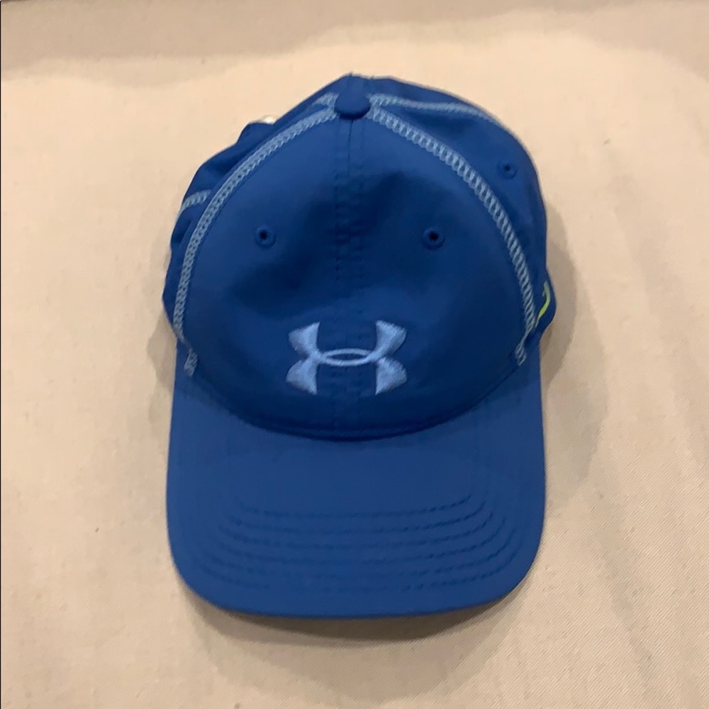 Water resistant baseball hat